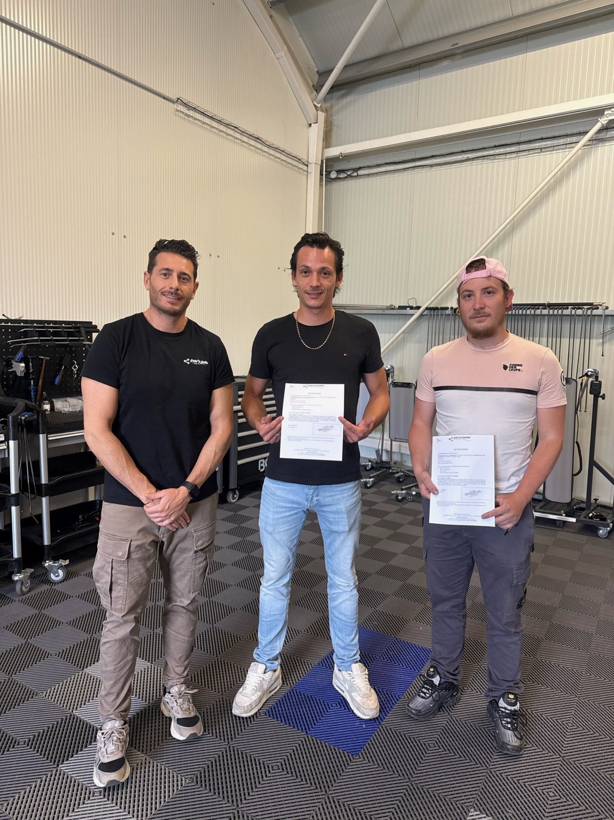 Transmettre l’excellence : PDRX-Center forme 6 salariés à la réparation tissus, plastique et cuir pour un client du secteur automobile