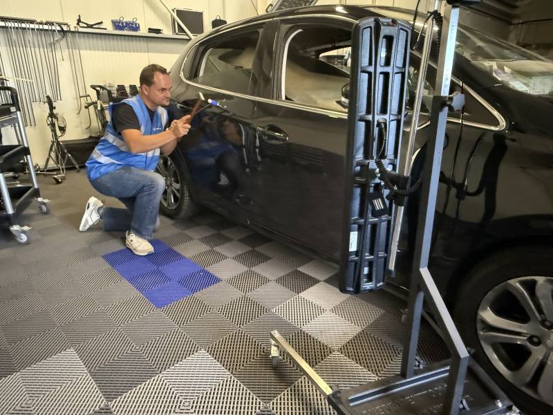 planage au marteaux dsp sur porte 