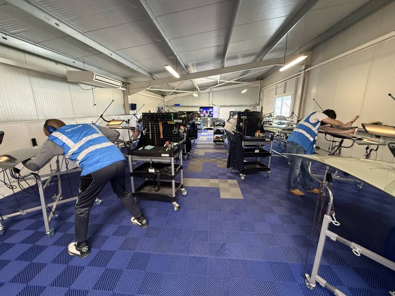 Formation débosselage sans peinture sur carrosserie automobile avec pdrx-center 