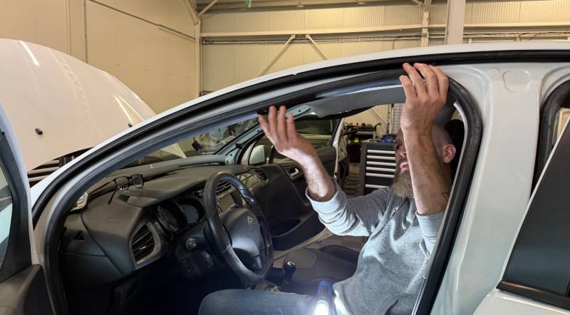 Faut-il des connaissances en mécanique ou carrosserie pour suivre une formation en débosselage sans peinture à Marseille ?