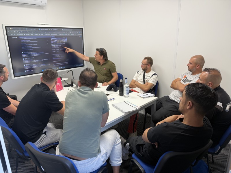 Fin de session d’avril : 7 stagiaires obtiennent leur CQP Débosseleur Sans Peinture après 7 semaines intensives