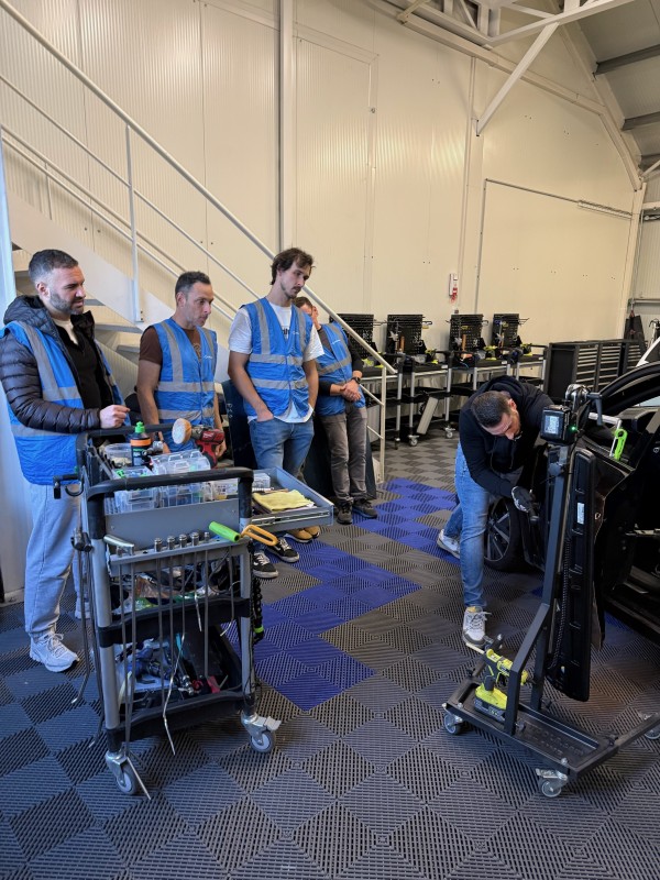 Formation perfectionnement débosselage Marseille pour professionnels auto exigeants souhaitant améliorer leur technique avec financement cpf et logement possible